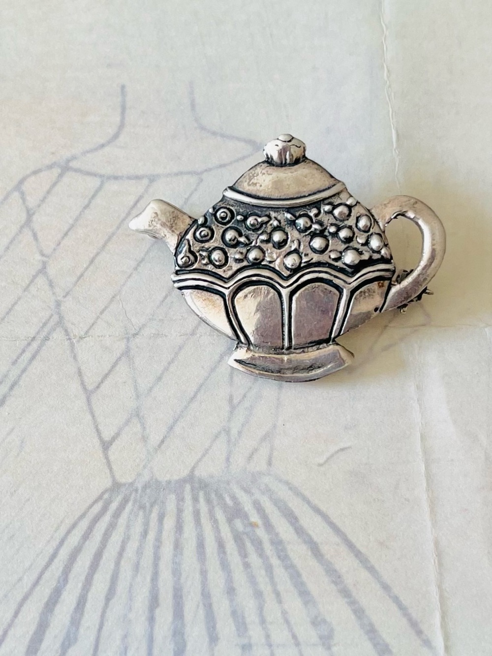 [Mary Engelbreit] Sterling Silver Cherry Teapot Pin